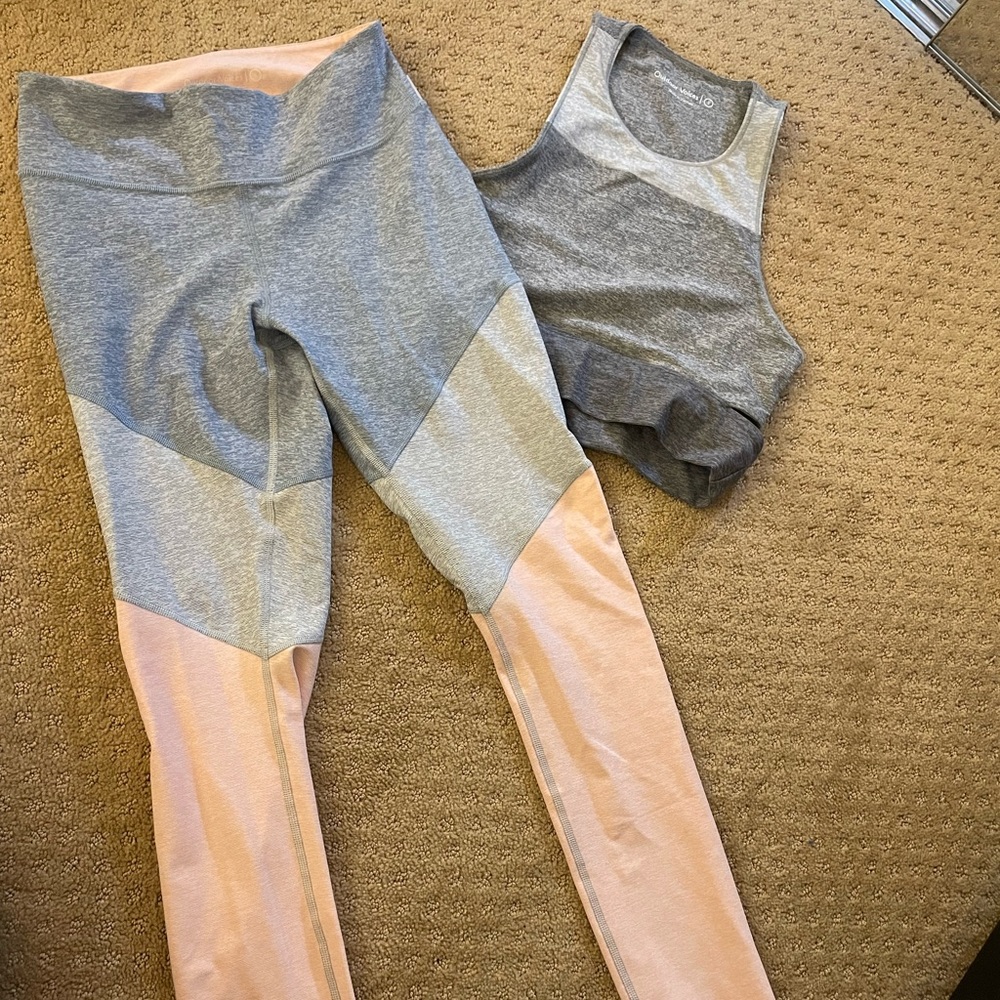 Outdoor voices leggings and top set!